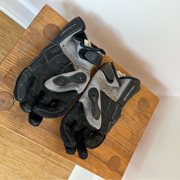 First Gear Motorcycle Gloves - Picture 2 of 4